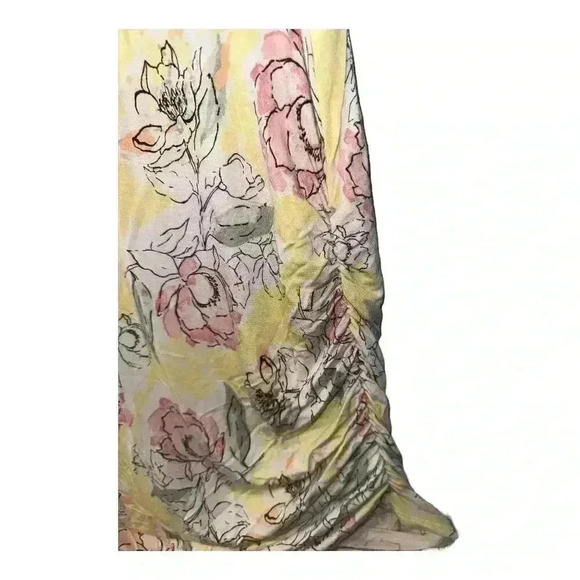 Motherhood Maternity Yellow Floral Cold Shoulder Top, Medium - Picture 4 of 6